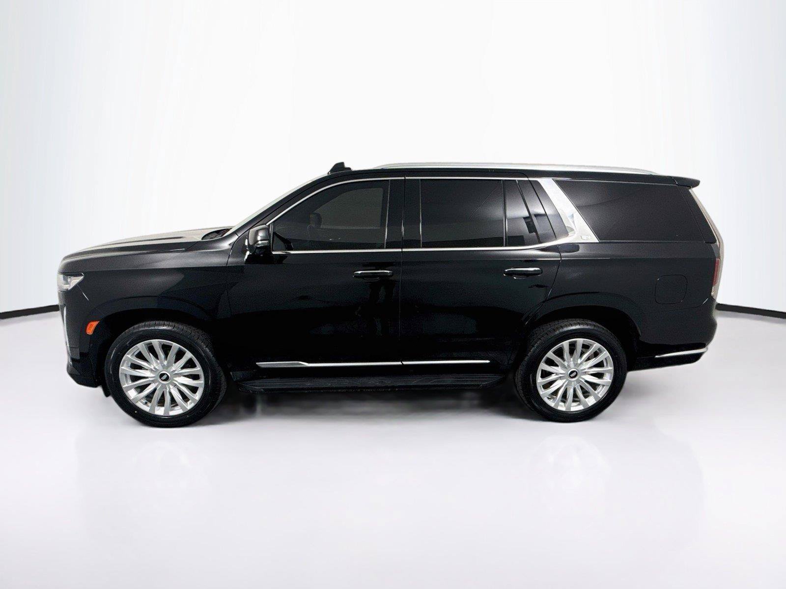 Used 2023 Cadillac Escalade Luxury RWD image 2