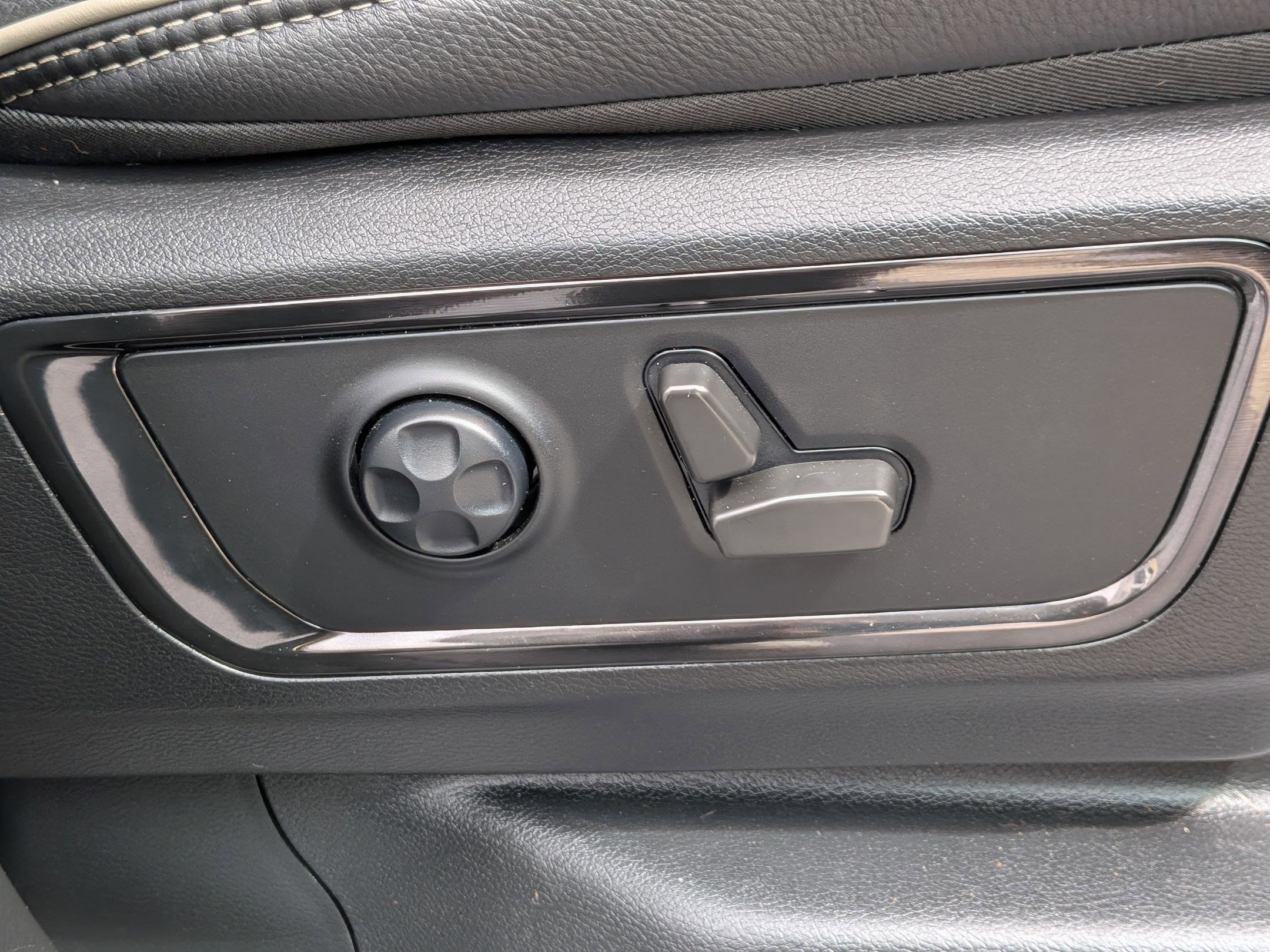 Used 2023 RAM 1500 Limited w/ Trailer Tow Group image 38