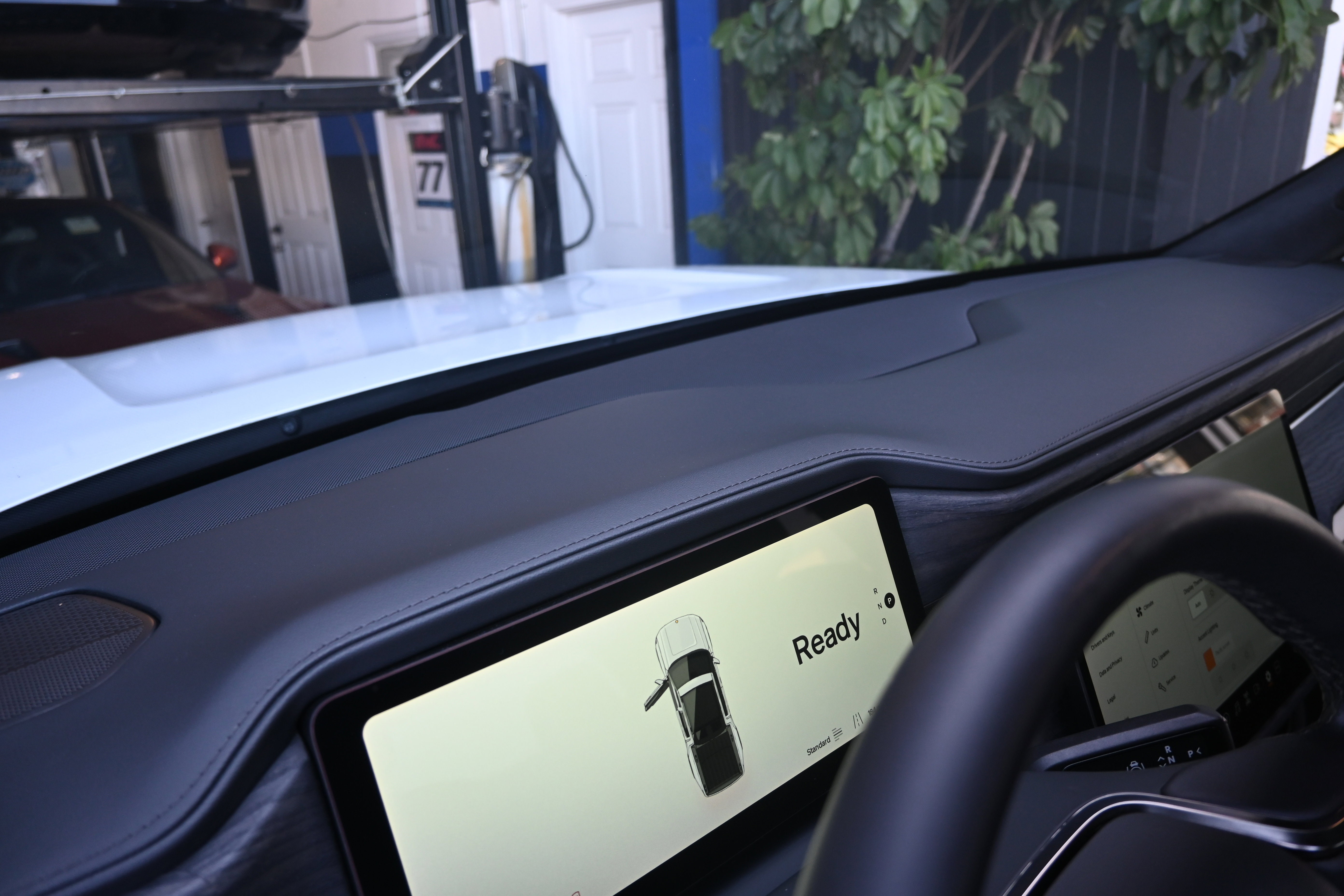 Used 2023 Rivian R1T Adventure image 40