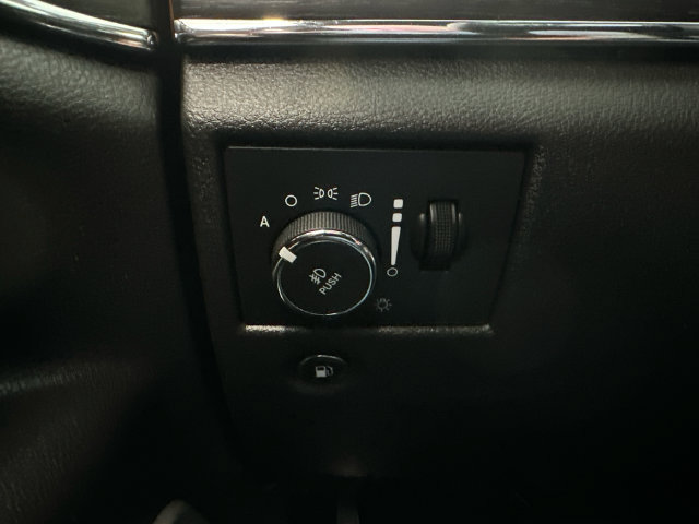 Used 2019 Jeep Grand Cherokee Summit AWD/4WD image 22