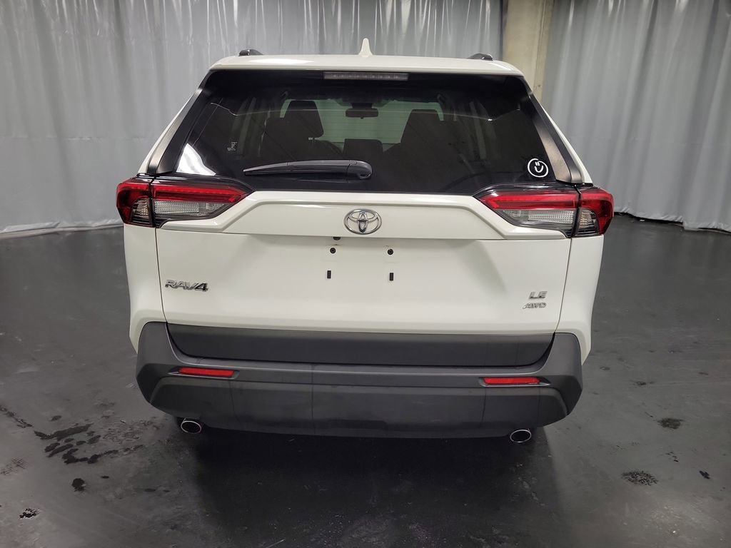 Used 2019 Toyota RAV4 LE w/ Carpet Mat Package image 7
