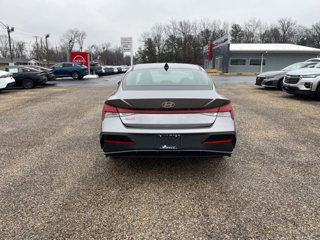 Used 2024 Hyundai Elantra SEL image 7