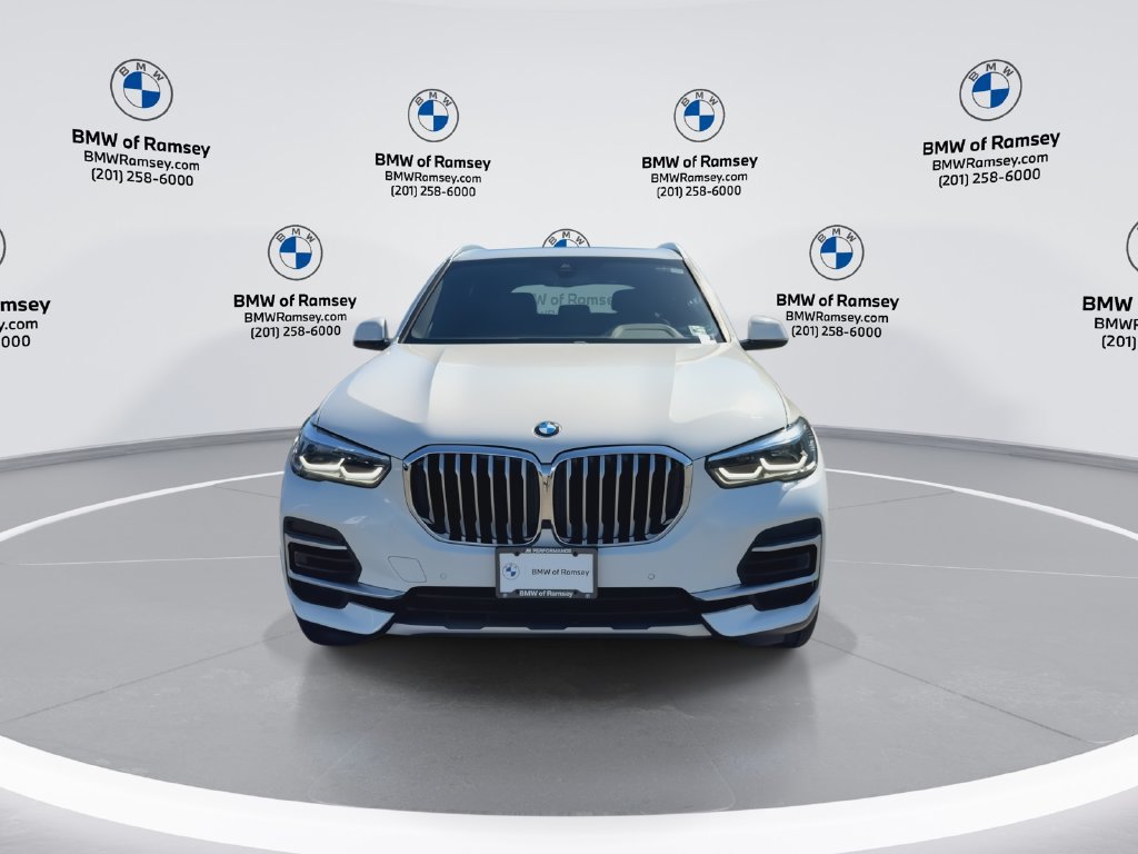 Used 2022 BMW X5 xDrive40i AWD/4WD image 3
