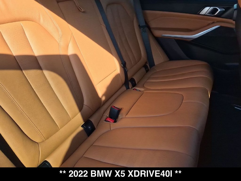 Used 2022 BMW X5 xDrive40i w/ Premium Package AWD/4WD image 32