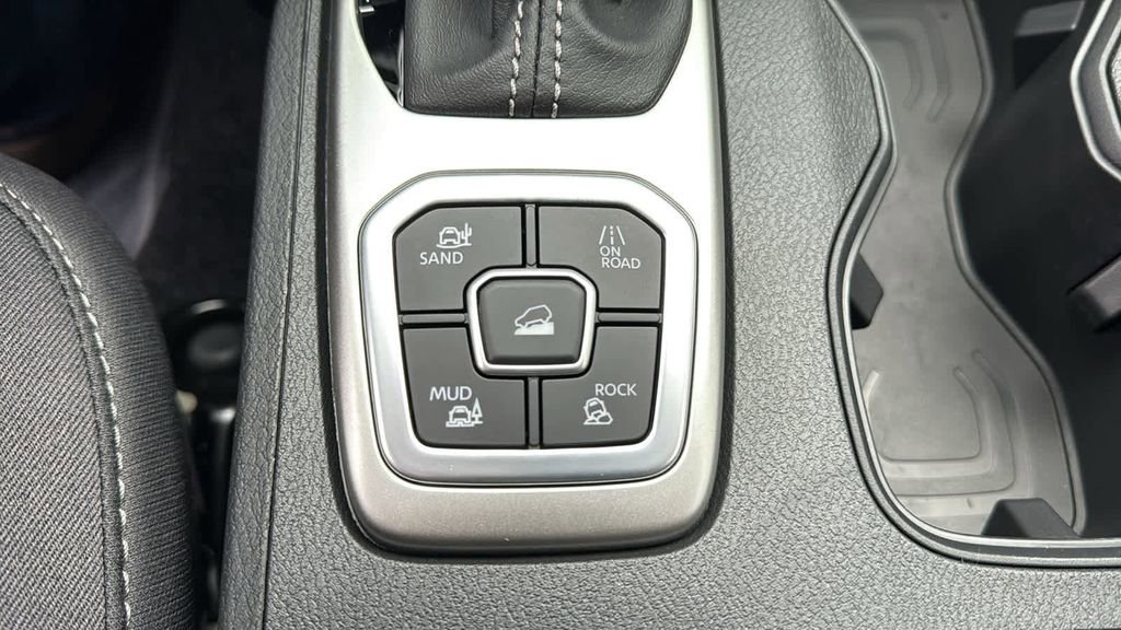 Certified 2026 Nissan Frontier SV w/ Tow Package image 21