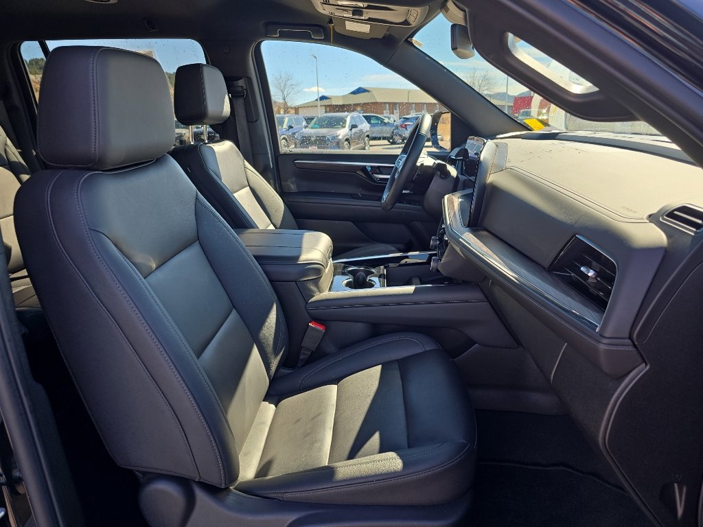 Certified 2025 Chevrolet Suburban Z71 image 28