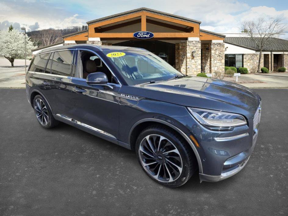 Used 2023 Lincoln Aviator Reserve w/ Equipment Group 201A image 3