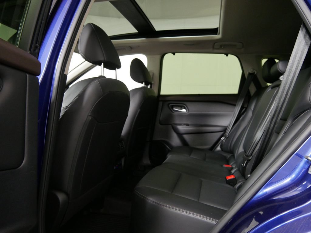 Used 2023 Nissan Rogue SL AWD/4WD image 18