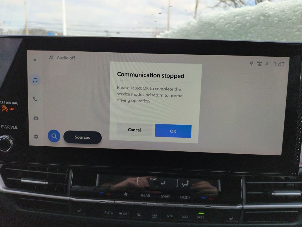 Used 2025 Toyota Sienna XSE w/ XSE Plus Package image 19