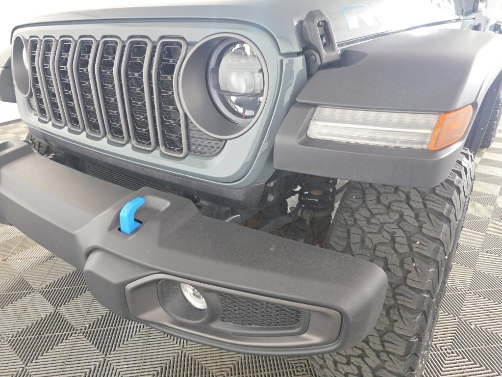 Certified 2025 Jeep Wrangler Unlimited Rubicon 4xe w/ Safety Group AWD/4WD image 9