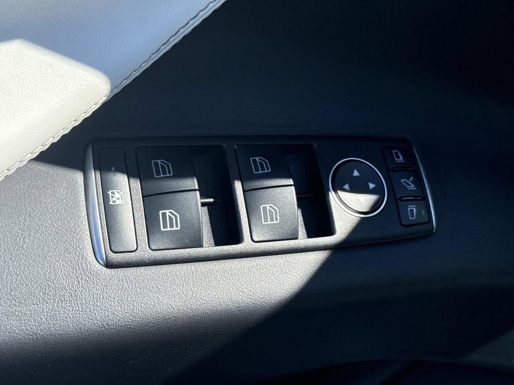 Used 2016 Tesla Model X Performance image 20