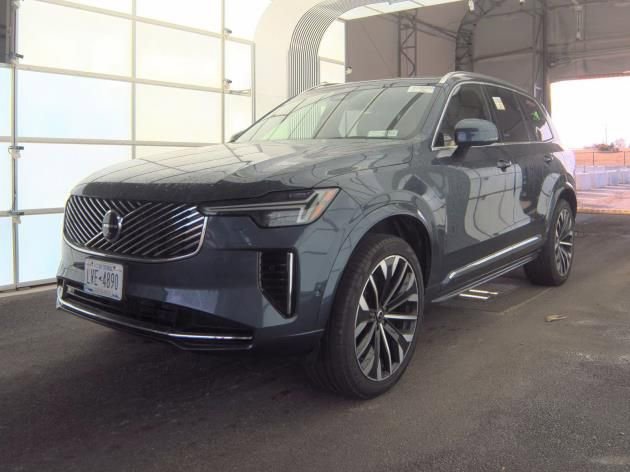 Used 2025 Volvo XC90 B5 Plus AWD/4WD image 1