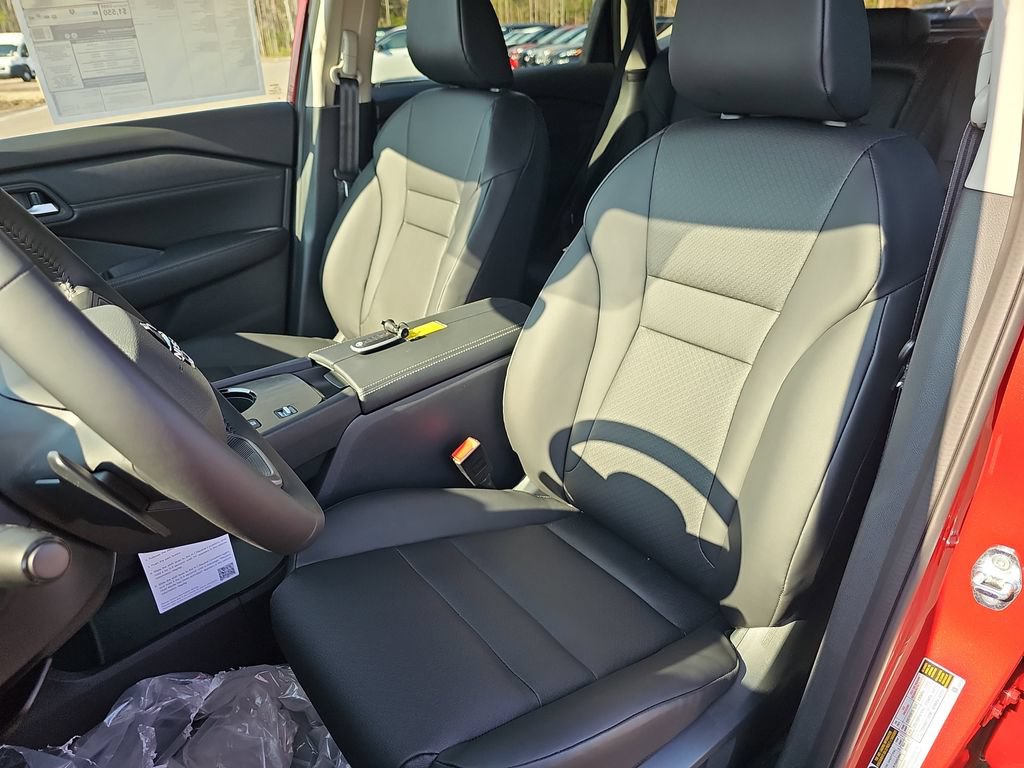 New 2026 Nissan Rogue Dark Armor FWD image 19