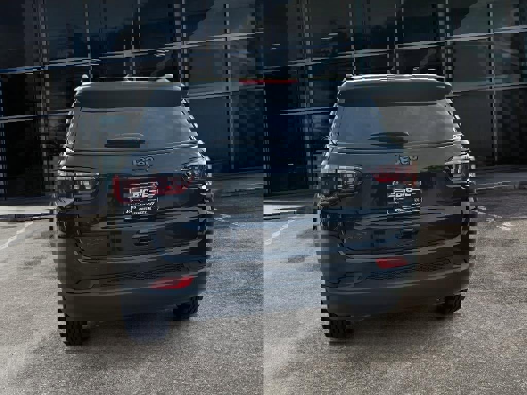 New 2026 Jeep Compass Latitude image 5