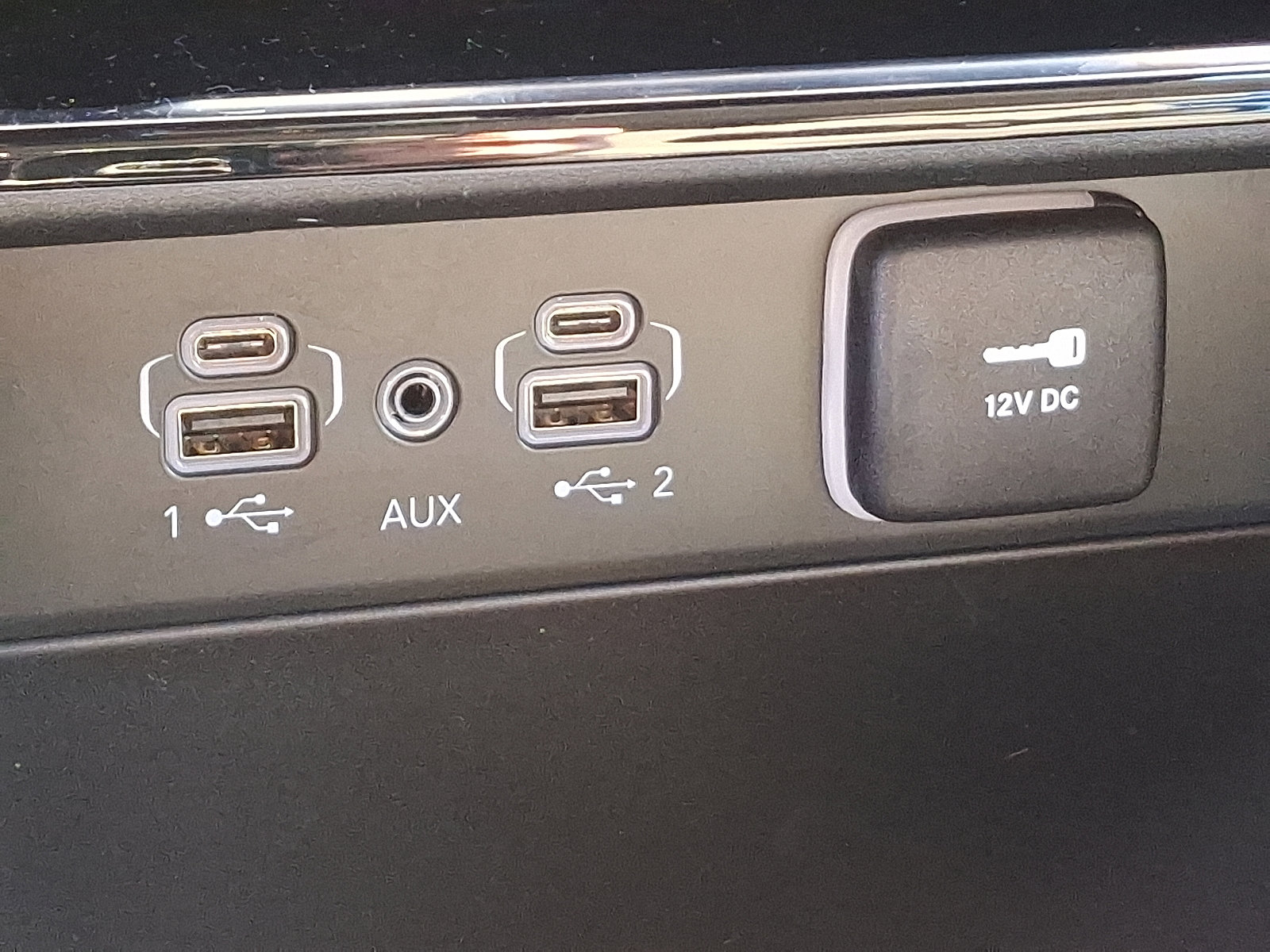 Certified 2024 Jeep Grand Cherokee Laredo image 24