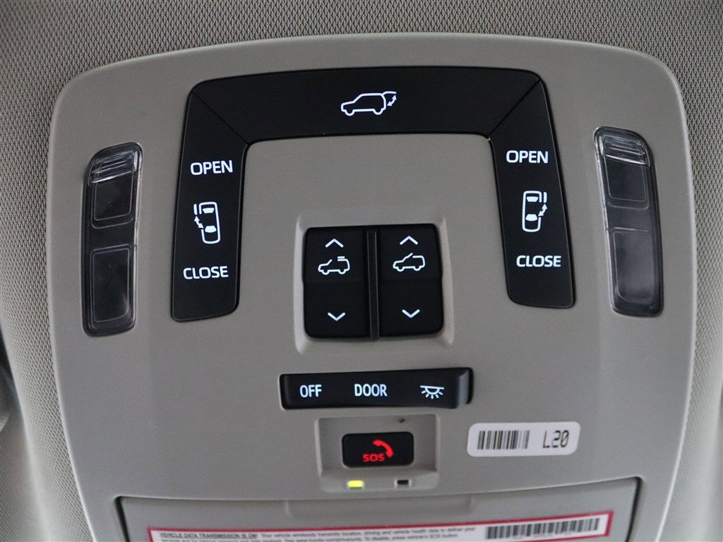 Used 2023 Toyota Sienna XLE image 38