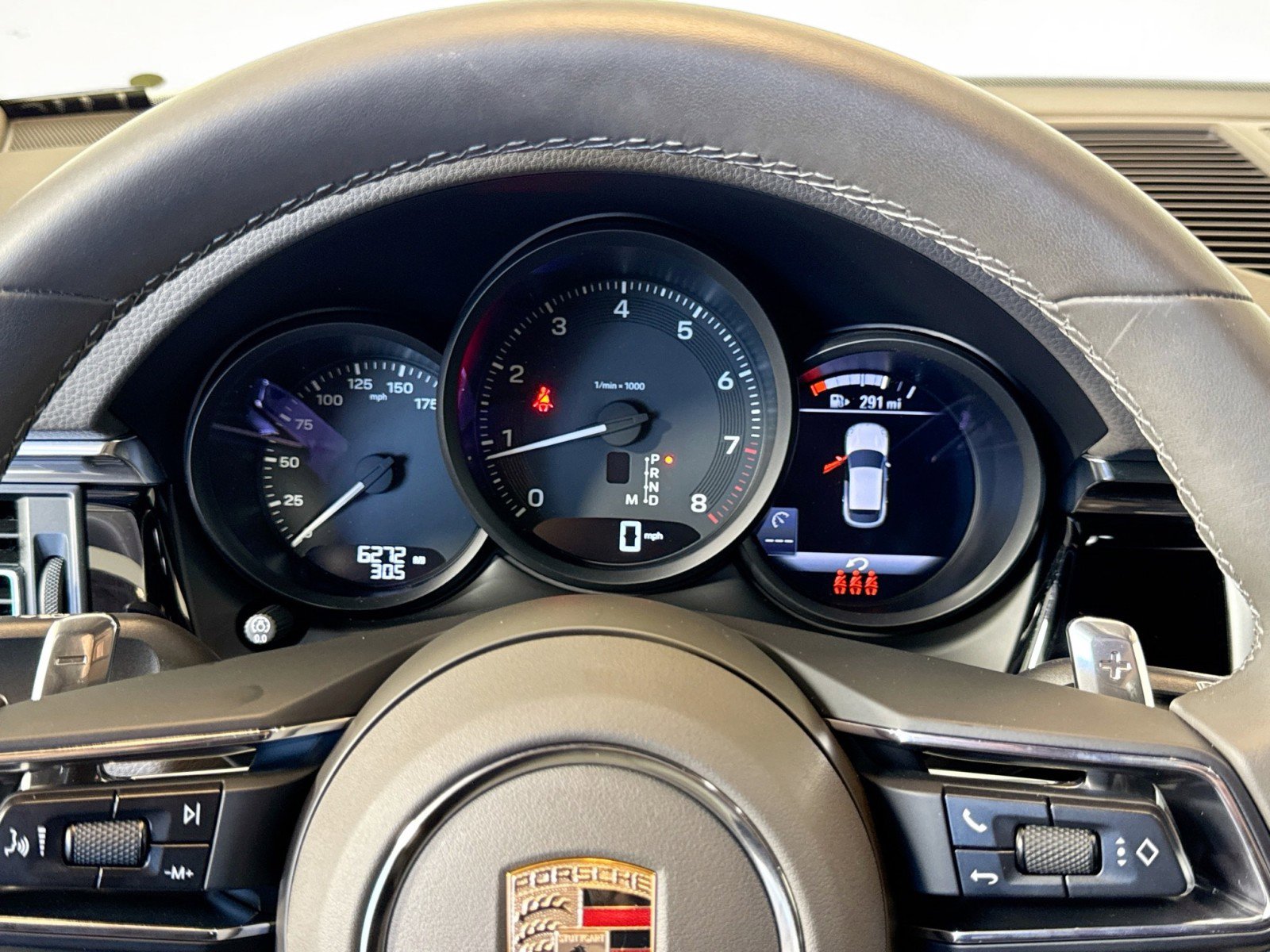 Certified 2025 Porsche Macan image 13