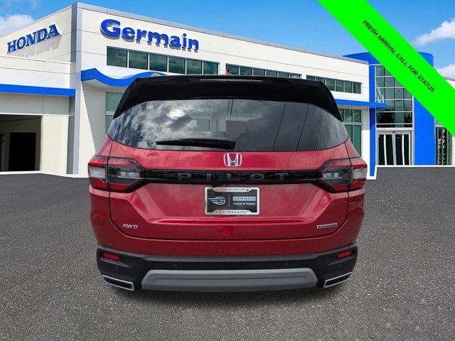 Used 2025 Honda Pilot Touring image 6