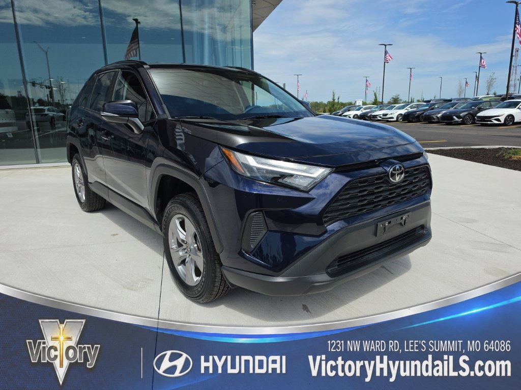 Used 2025 Toyota RAV4 XLE AWD/4WD image 7