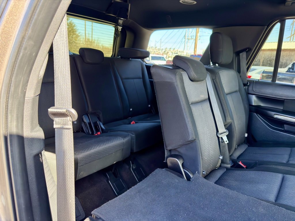 Used 2019 Ford Expedition XLT image 14