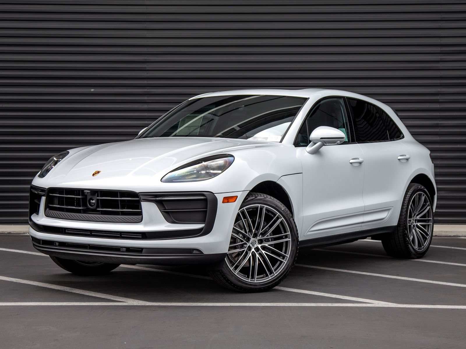 New 2026 Porsche Macan AWD/4WD image 1