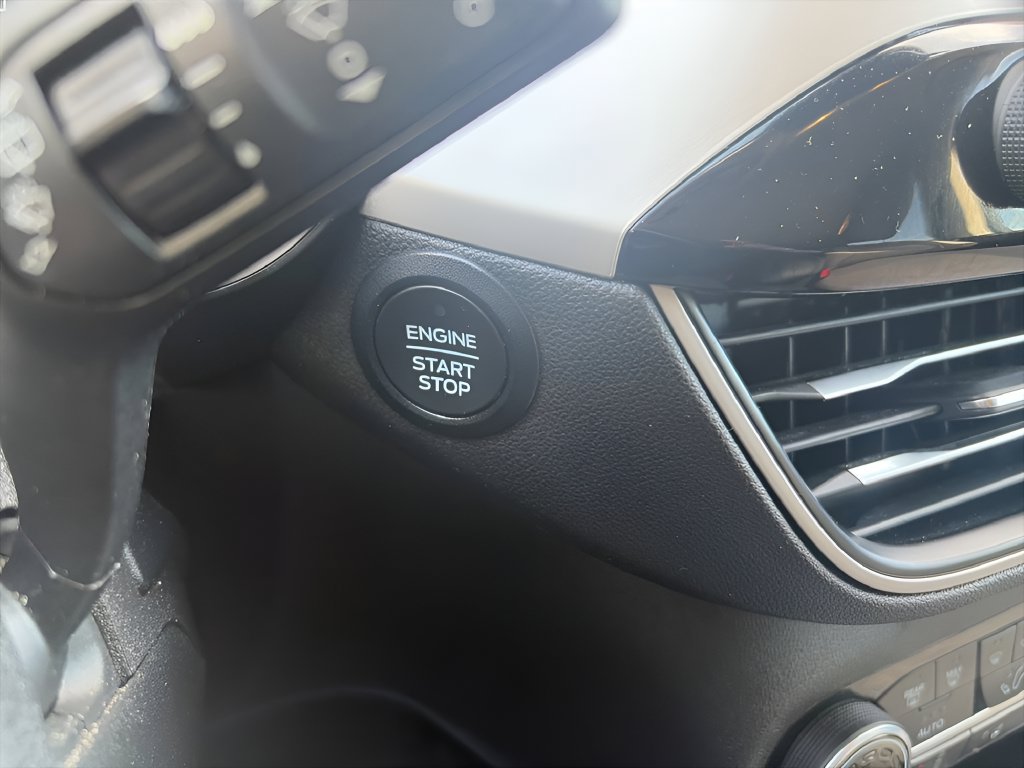 Used 2022 Ford Escape SE w/ Cold Weather Package FWD image 28