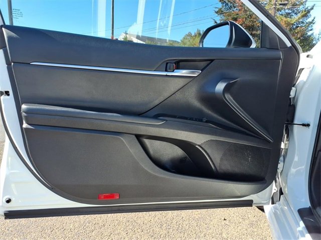 Used 2023 Toyota Camry SE image 15