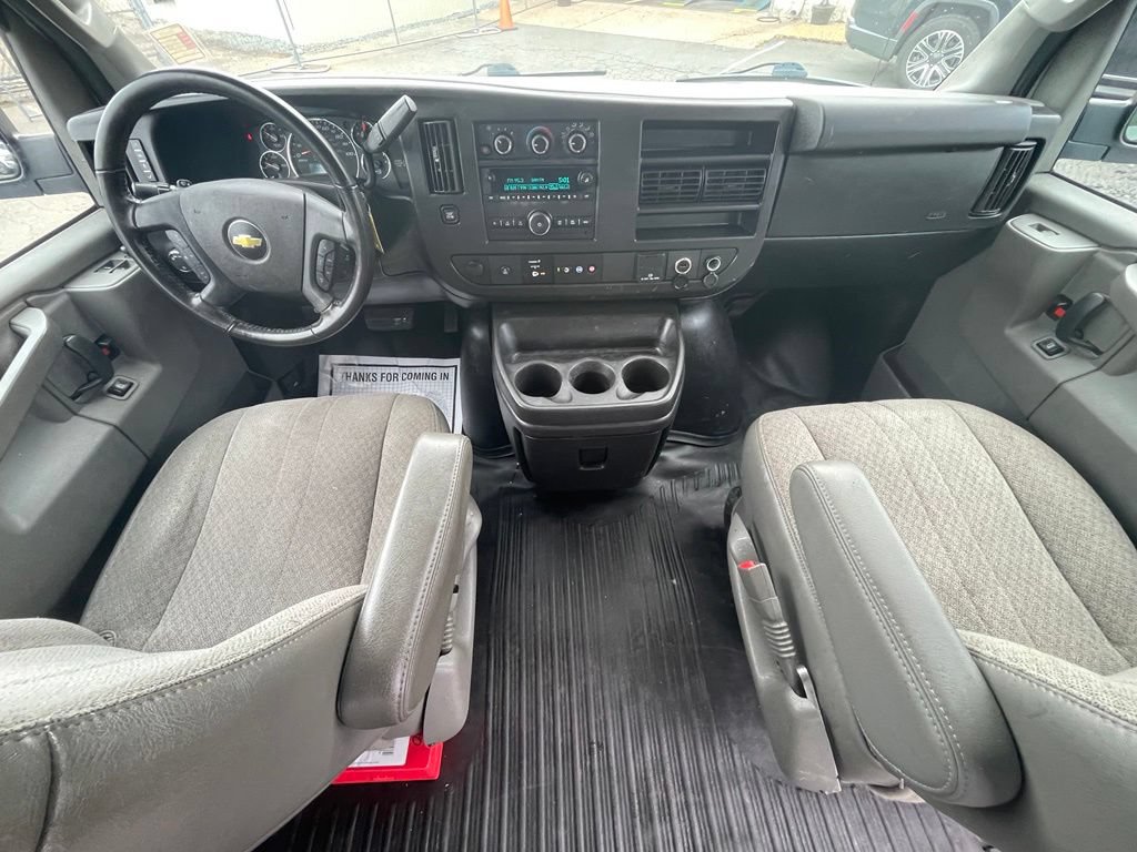Used 2021 Chevrolet Express 2500 w/ Driver Convenience Package RWD image 3
