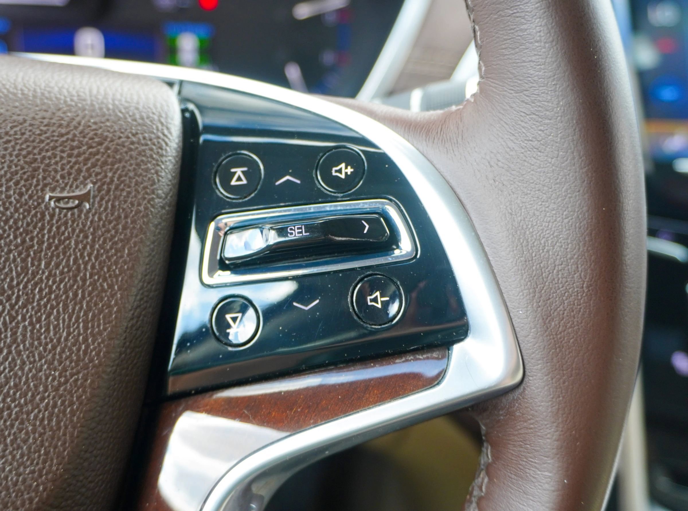 Used 2016 Cadillac SRX Luxury w/ Driver Awareness Package image 32