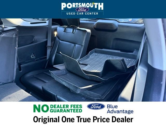 Used 2022 Ford Explorer XLT w/ Equipment Group 202A image 7