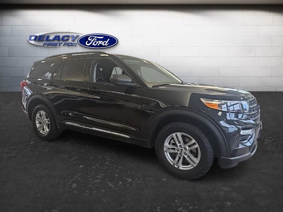 Used 2023 Ford Explorer XLT w/ Equipment Group 202A image 8