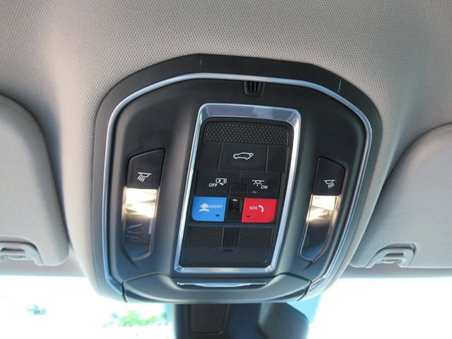 Used 2022 Jeep Wagoneer Series II AWD/4WD image 26