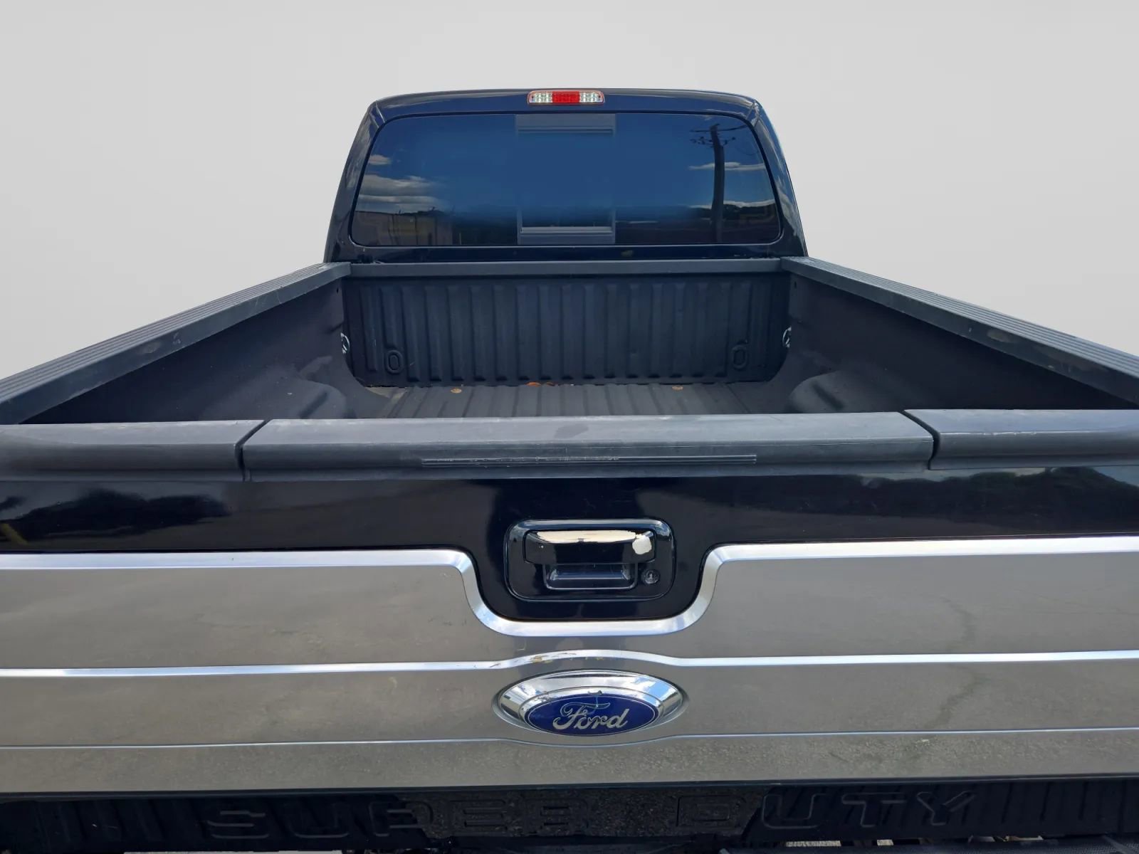 Used 2016 Ford F250 Platinum w/ FX4 Off-Road Package AWD/4WD image 29