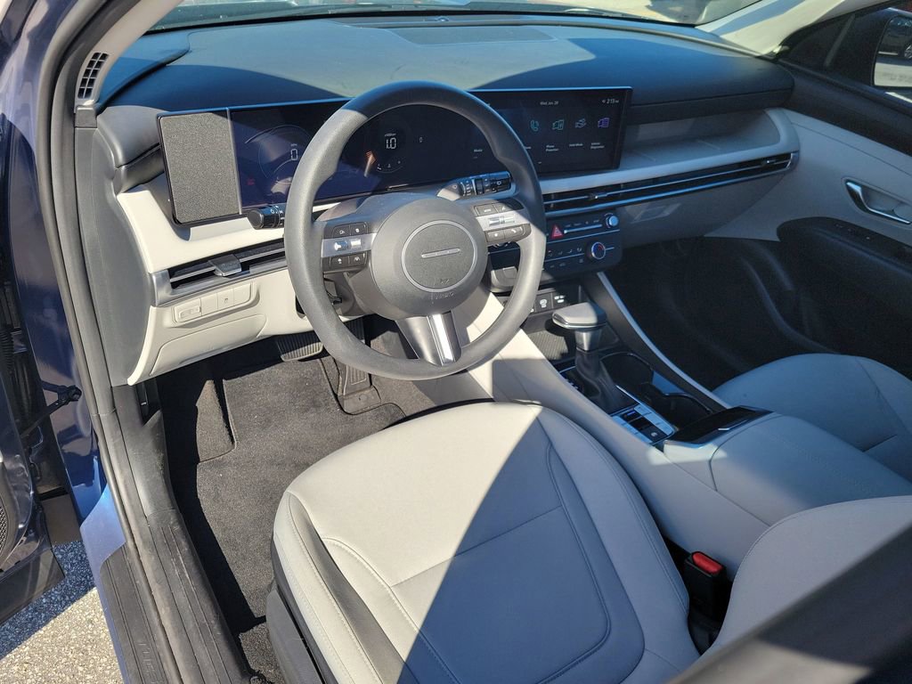 Used 2025 Hyundai Tucson SE image 19