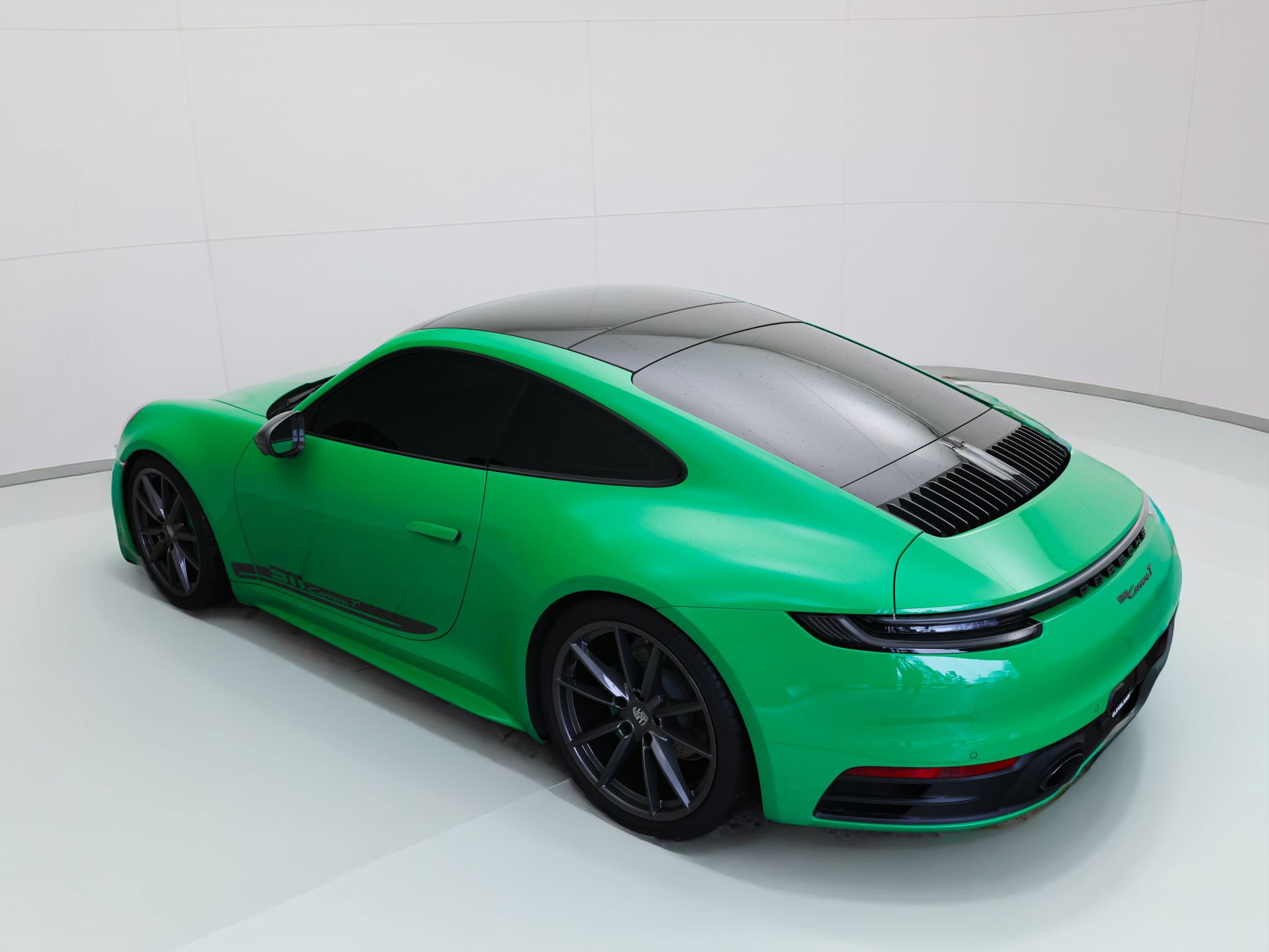 Used 2023 Porsche 911 Carrera T image 2