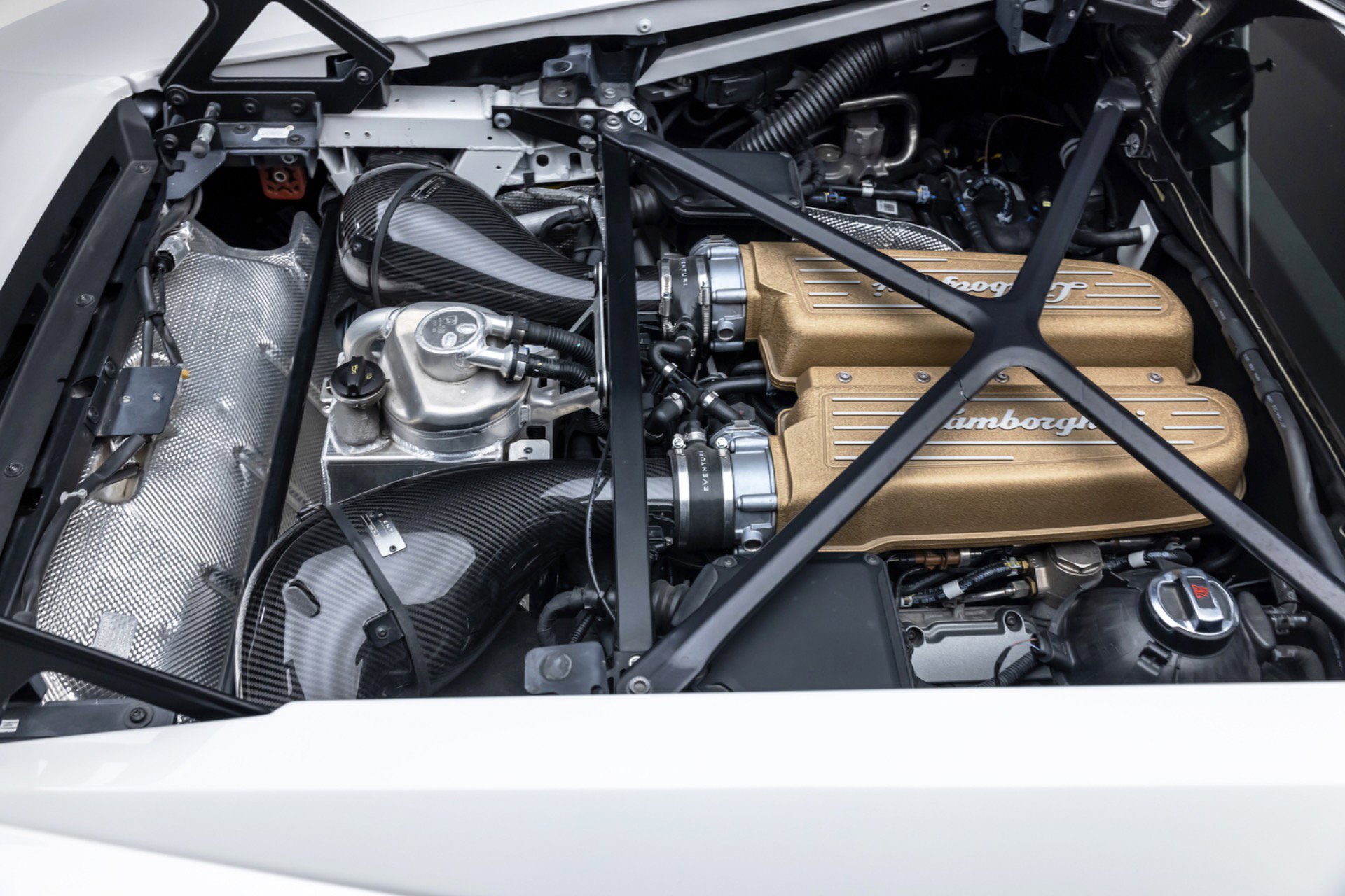 Used 2022 Lamborghini Huracan STO image 41