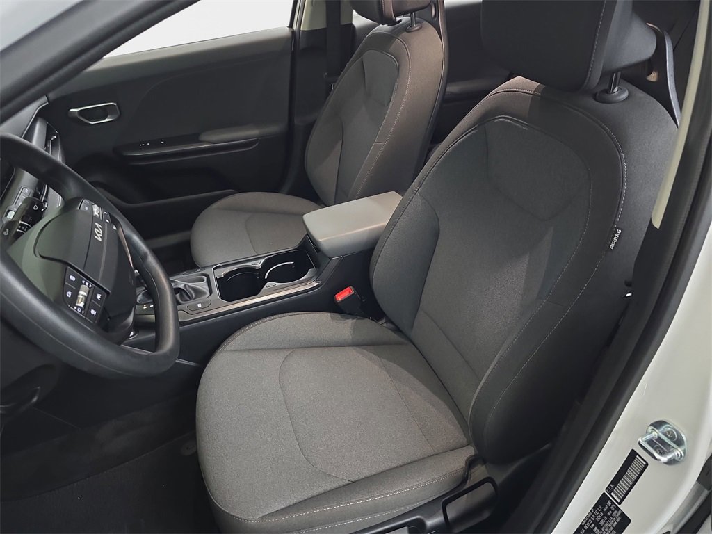 Used 2025 Kia K4 LX image 17