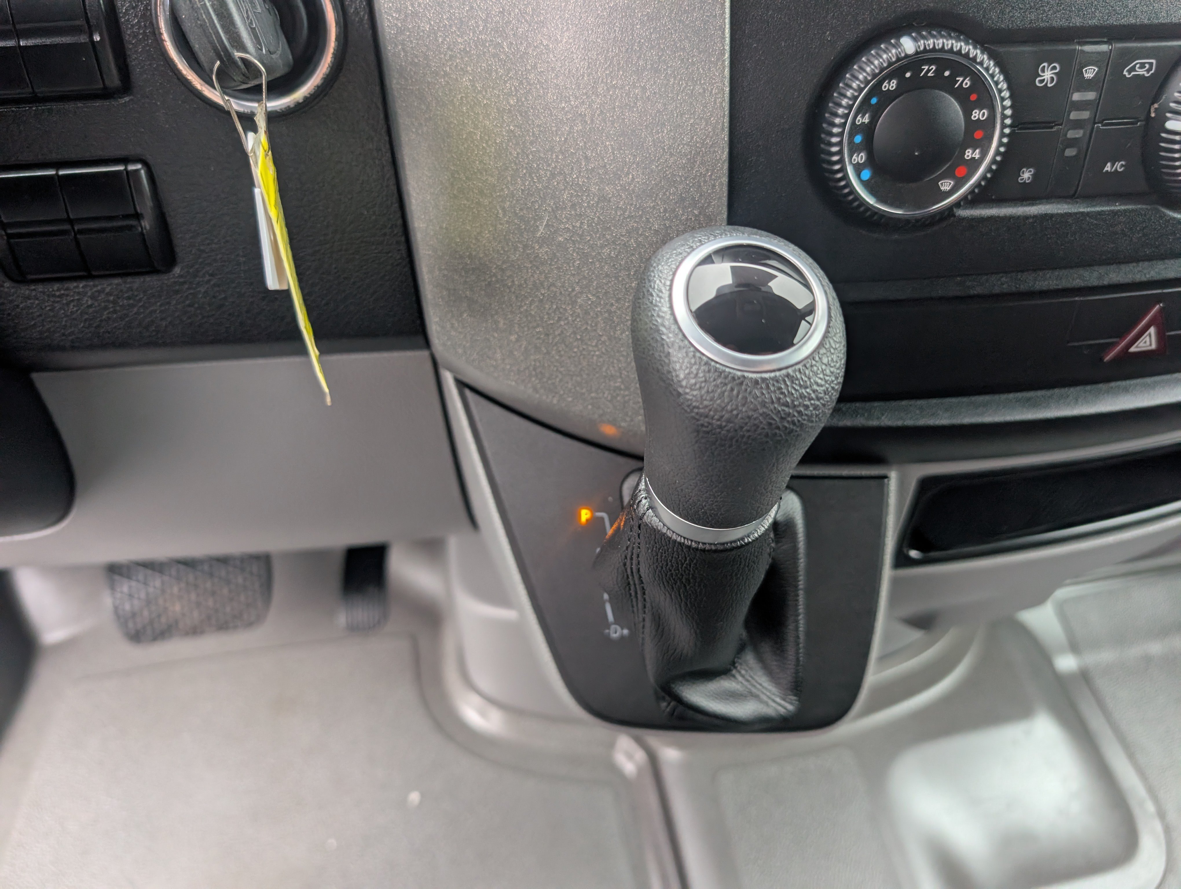 Used 2015 Freightliner Sprinter 2500 RWD image 19