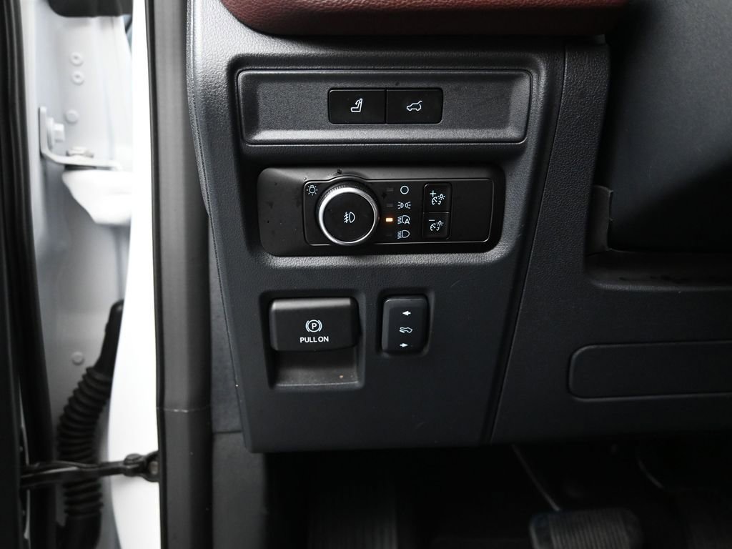 Used 2023 Ford Expedition Max Limited image 14