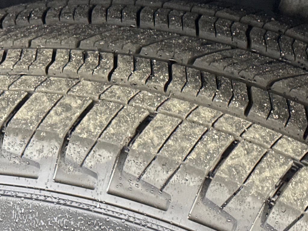 Certified 2025 Jeep Grand Cherokee Altitude AWD/4WD image 17