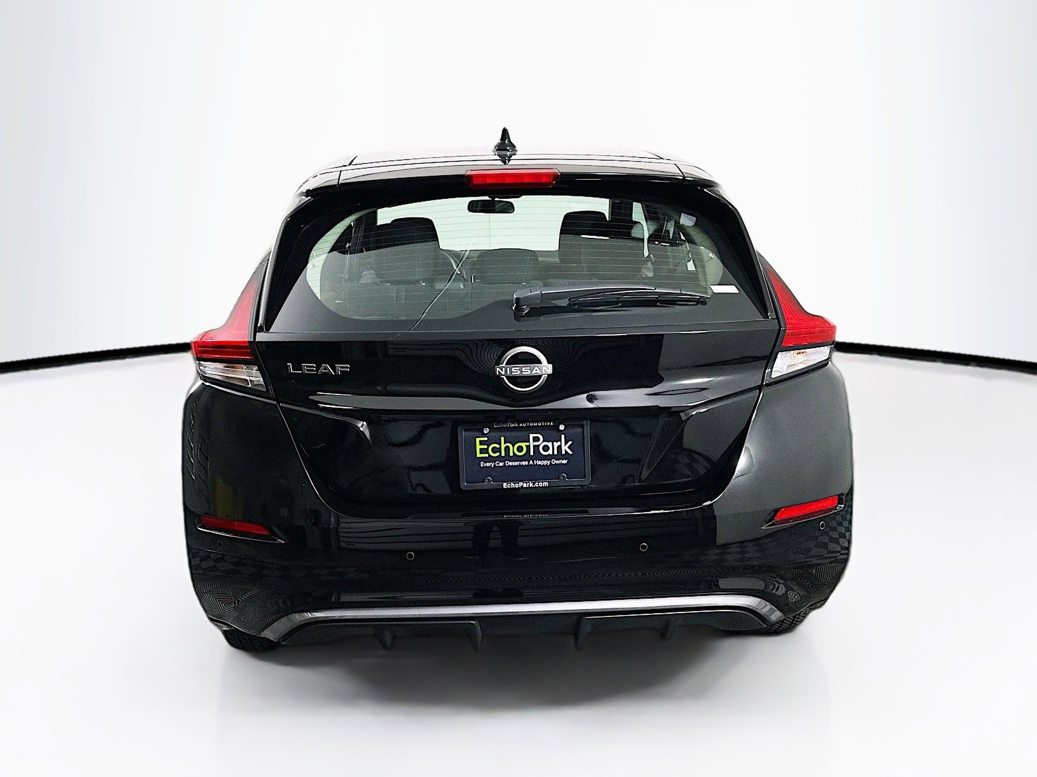 Used 2025 Nissan Leaf S image 7