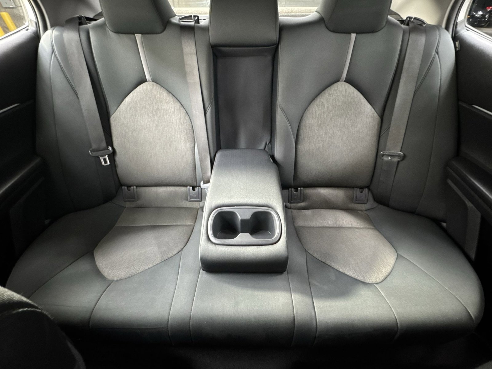 Used 2022 Toyota Camry LE image 5