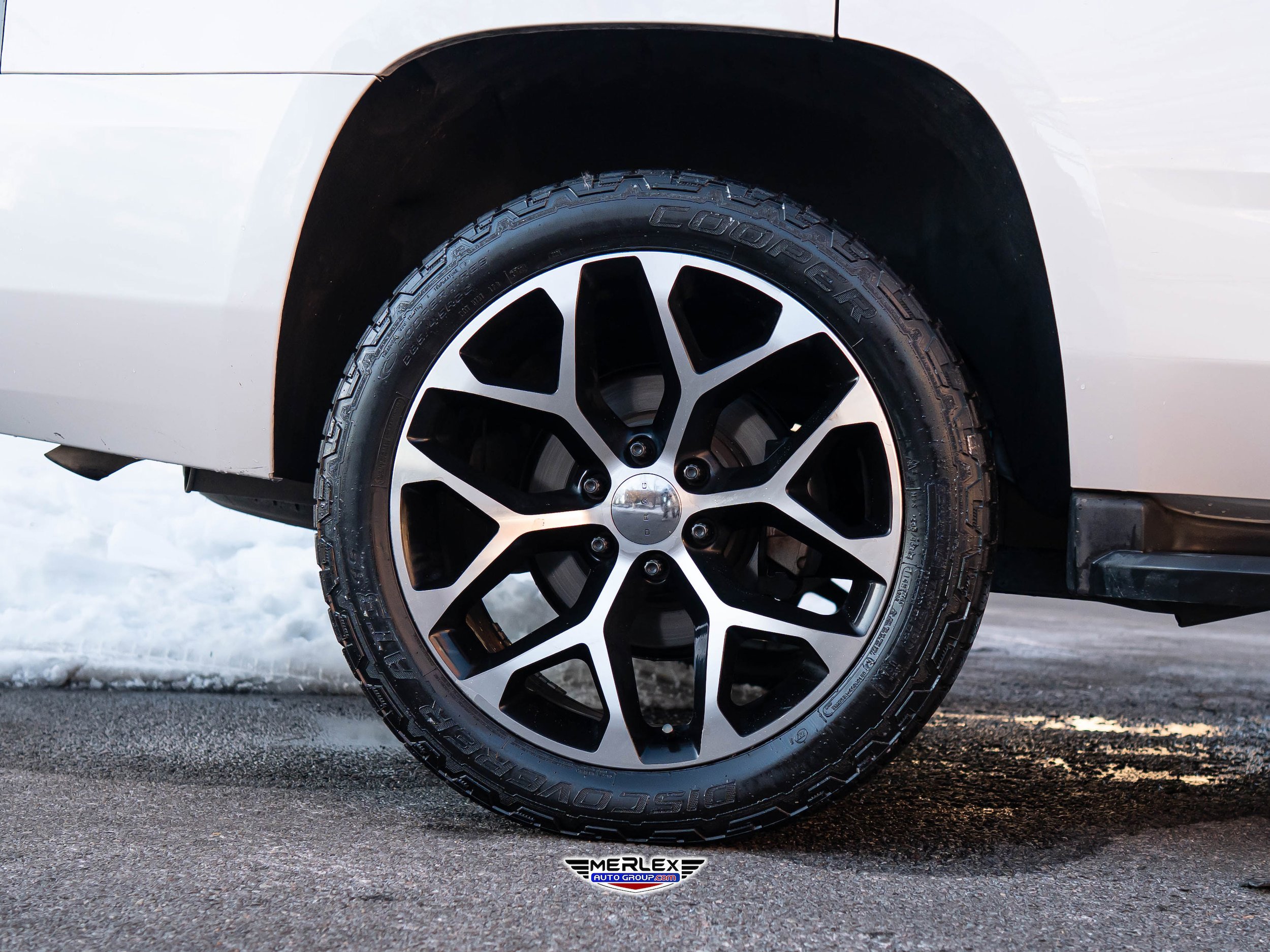 Used 2019 Chevrolet Tahoe LT image 11