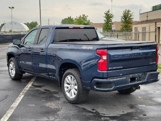 Used 2020 Chevrolet Silverado 1500 Custom w/ Custom Value Package AWD/4WD image 4
