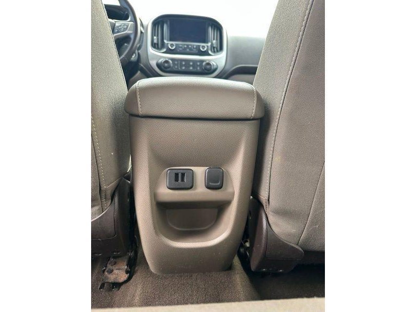 Used 2015 GMC Canyon SLE AWD/4WD image 17