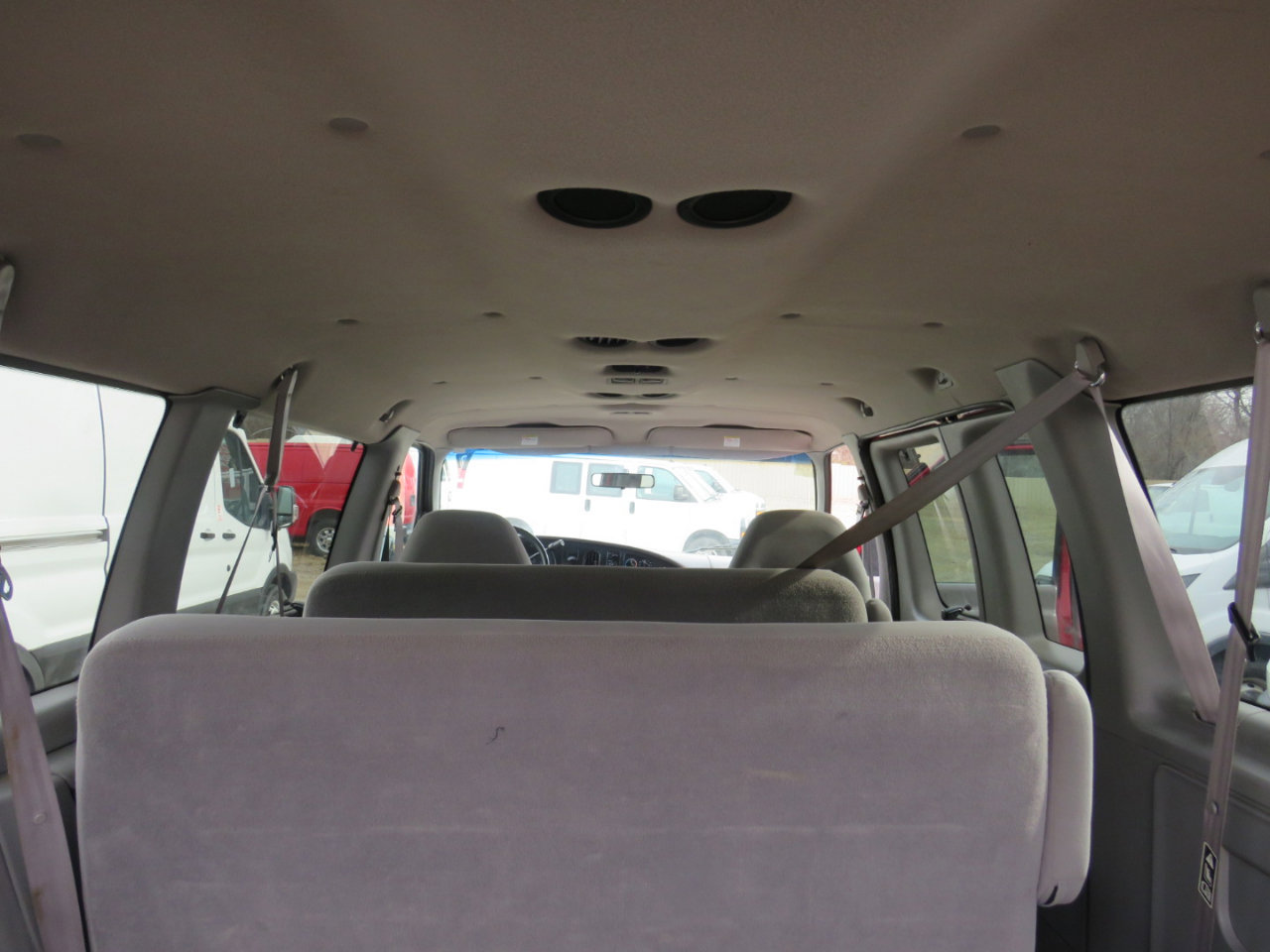 Used 1999 Ford E-150 and Econoline 150 Wagon RWD image 24