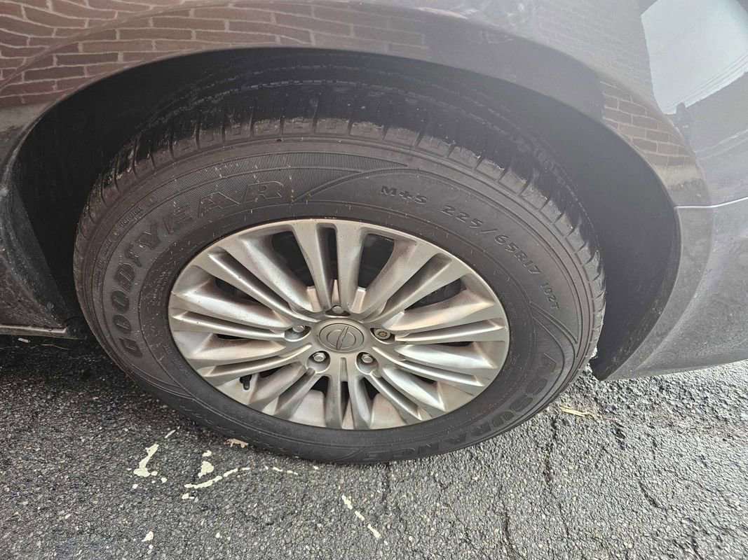 Used 2015 Chrysler Town & Country Touring-L w/ Driver Convenience Group image 9