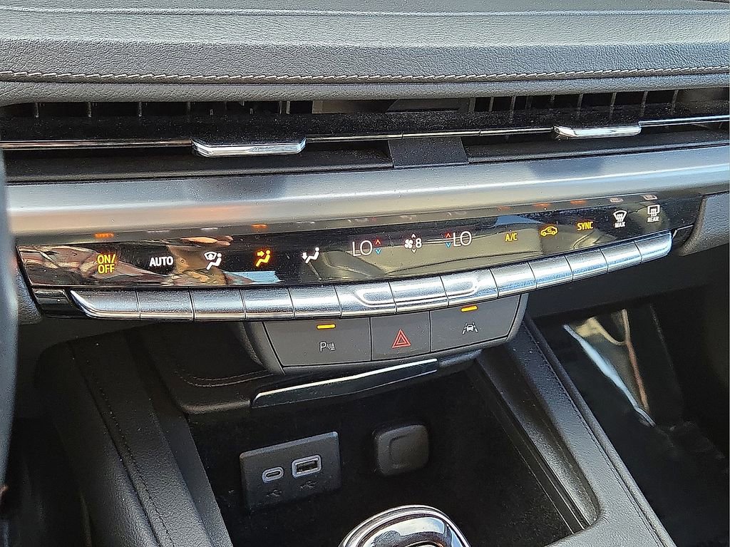 Used 2024 Cadillac XT4 Premium Luxury image 29