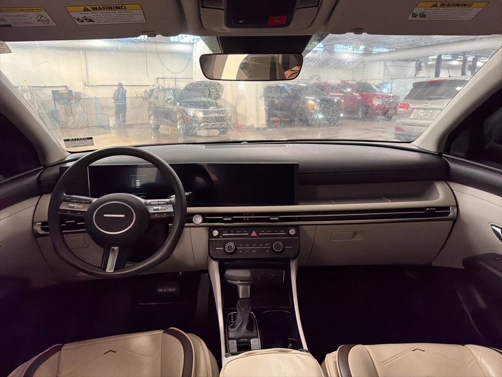 Certified 2025 Hyundai Tucson SE image 13