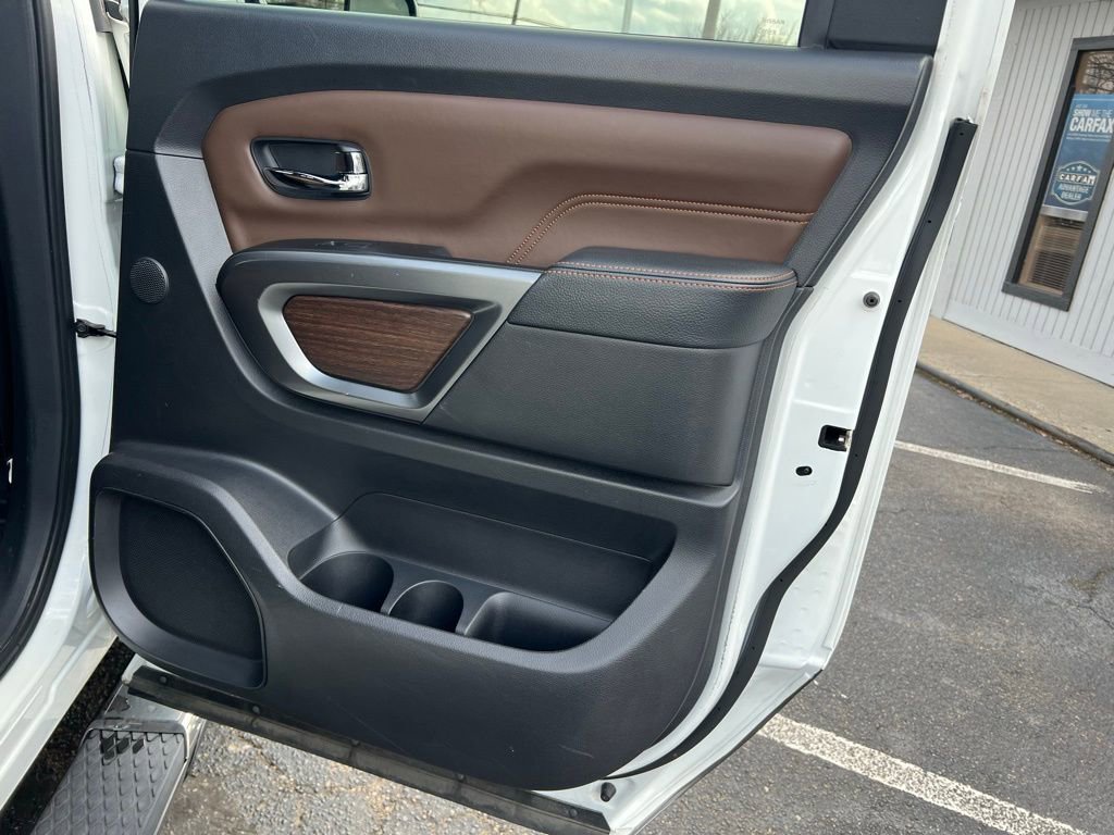 Used 2016 Nissan Titan Platinum Reserve image 30